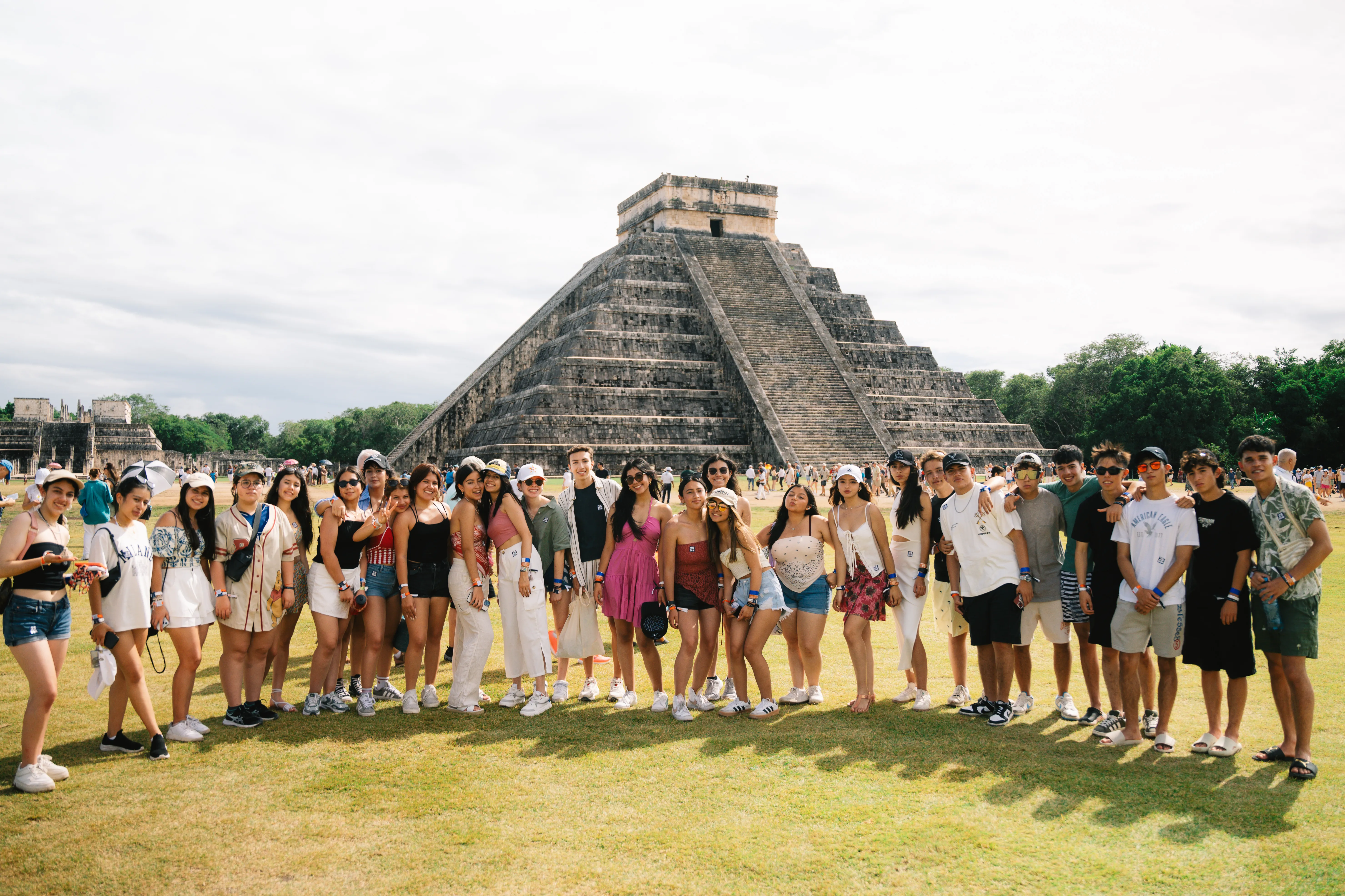 Chichen Itza Plus Meeting Point desde Cancún Background